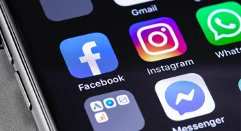 Facebook Instagram සහ Messenger බිඳ වැටේ !