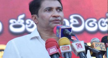 හිටපු ක්‍රීඩා අමාත්‍ය රොෂාන් රණසිංහගේ කෑමවලට වස දාලා – විෂ ශරීරගත වීමෙන් රෝගී වෙයි (VIDEO)