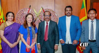 ඇමරිකානු තානාපතිනි ජූලි චංග් තරුණ කටයුතු සහ ක්‍රීඩා ඇමති හමුවෙයි! ක්‍රීඩාවේ දියුණුවට ඇමරිකාවේ සහය!