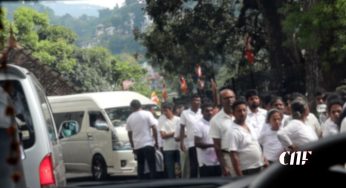 හොර පාරෙන් දළඳා වන්දනා කරන VIP පෝලිමක් ගැන අනාවරණයක් – විස්තරය මෙන්න!
