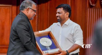 මුදල් අමාත්‍යංශයේ ලේකම් මහින්ද සිරිවර්ධන​​ට ජනපතිගෙ​න් පැසසුම්!