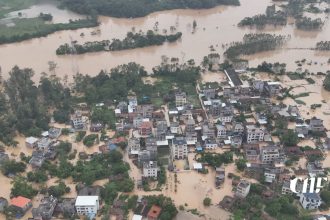 අයහපත් කාලගුණ තත්ත්වය හේතුවෙන් චීනයේ පුද්ගලයින් 34 දෙනෙක් ජීවිතක්ෂයට!
